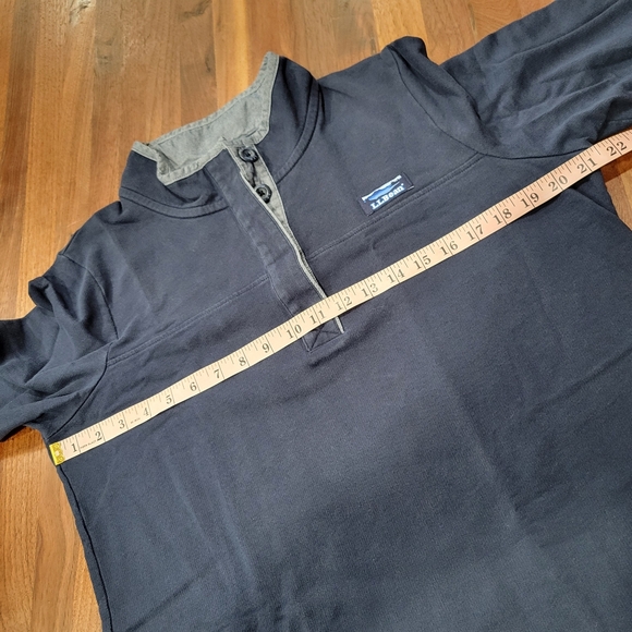 L.L. Bean Henley Classic Rugby Syle Hidden Button Placket Size Large - Picture 3 of 8